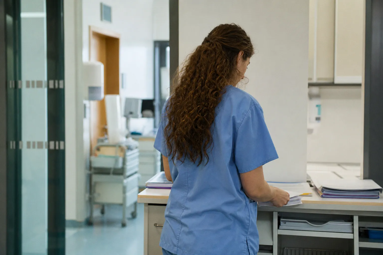 Arzneimittelsicherheit auf Guernsey: Forderung nach verpflichtenden Schulungen für Klinikpersonal