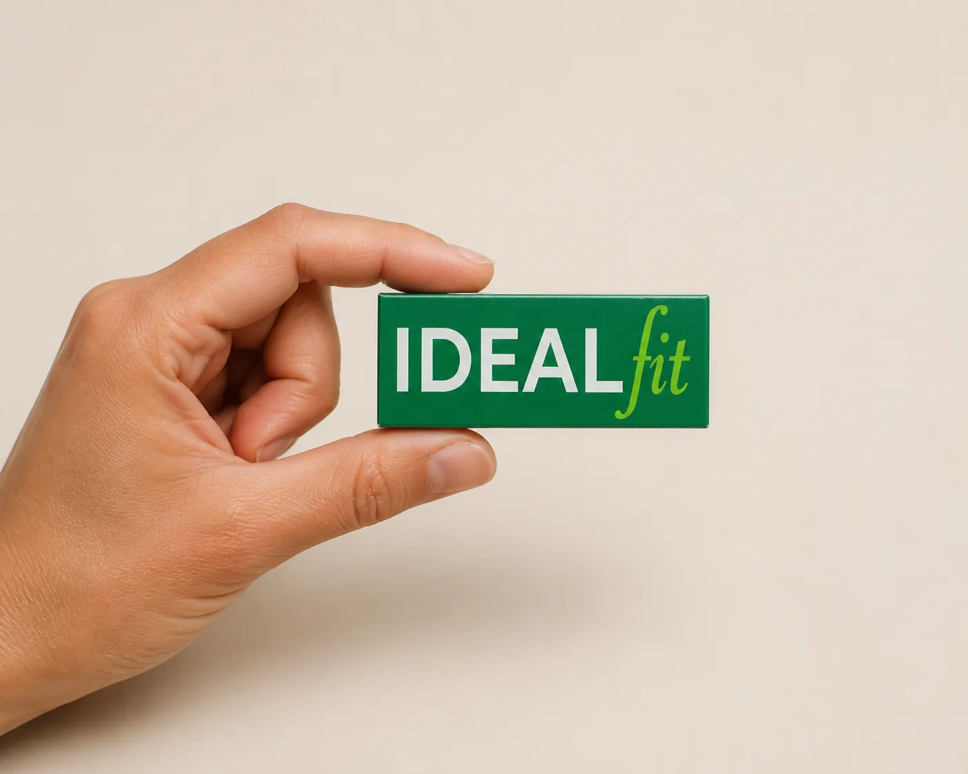IdealFit Low — Verpackung in der Hand