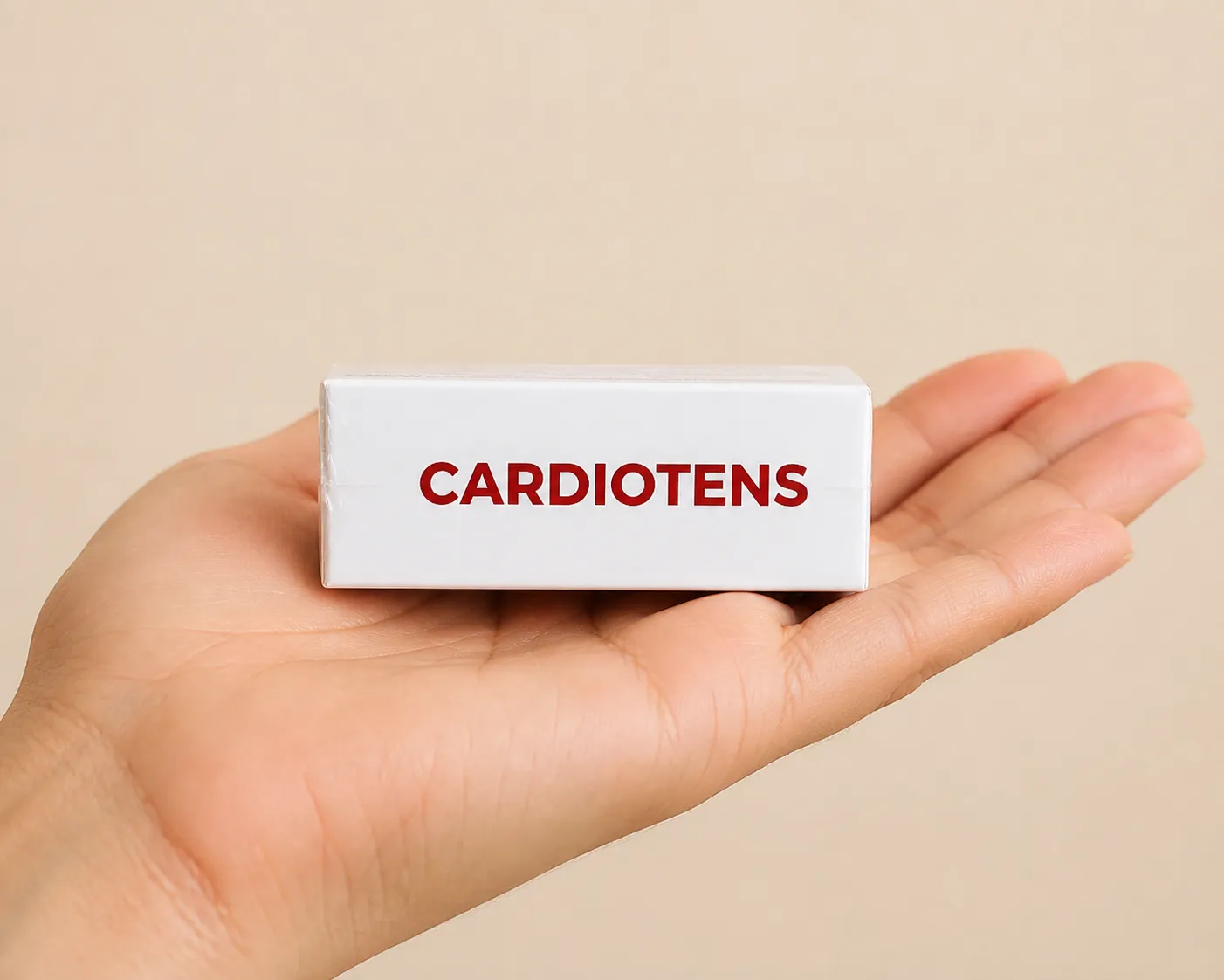 Cardiotens Plus — Verpackung in der Hand