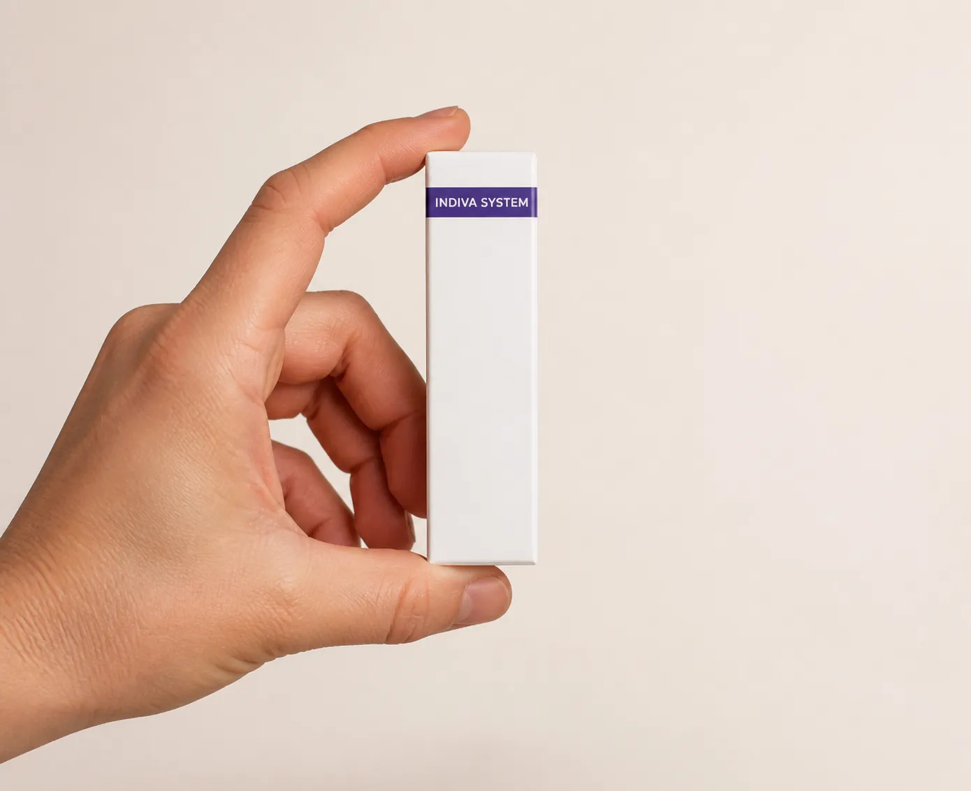 INDIVA SYSTEM EU — Verpackung in der Hand