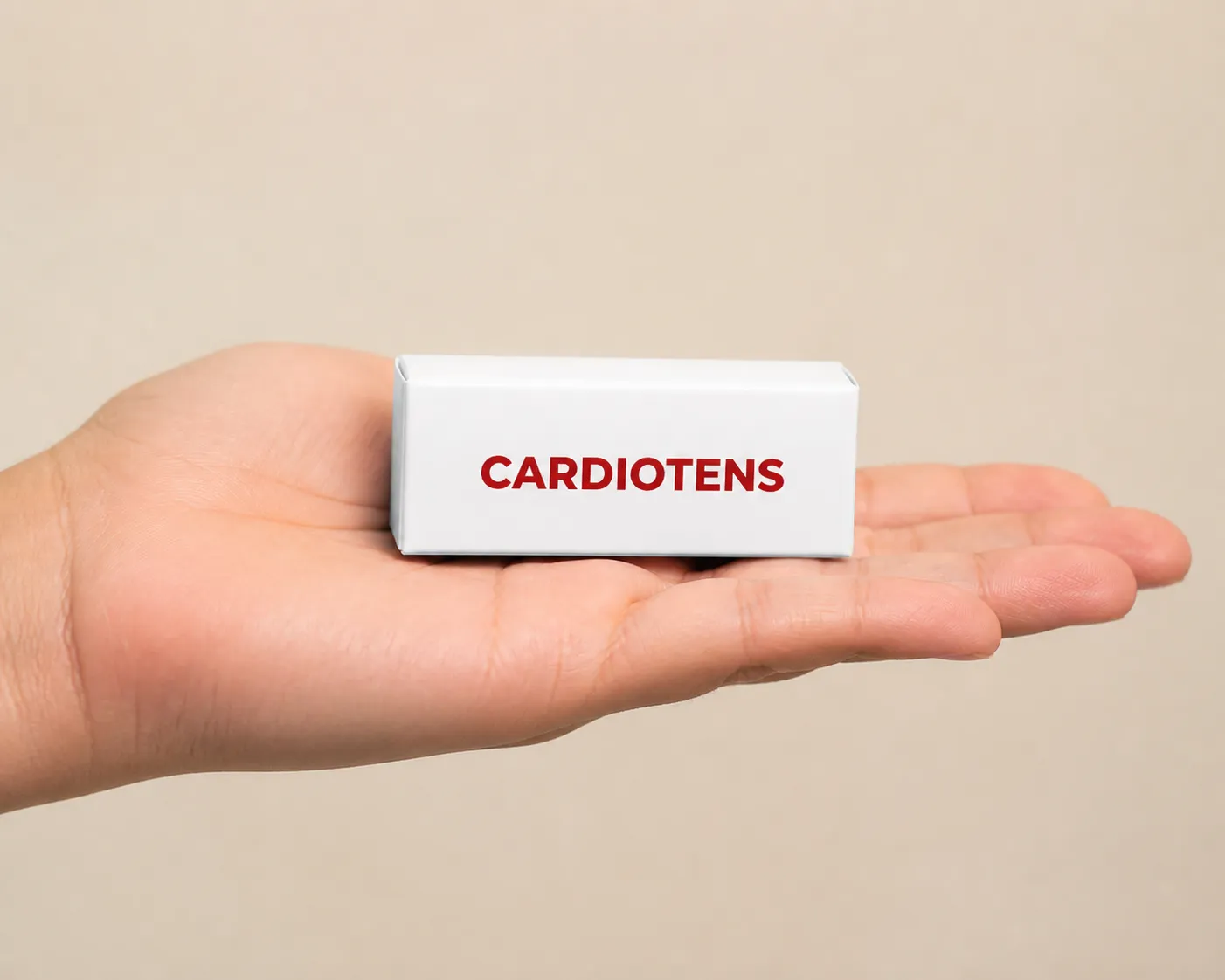 Cardiotens Plus High price — Verpackung in der Hand