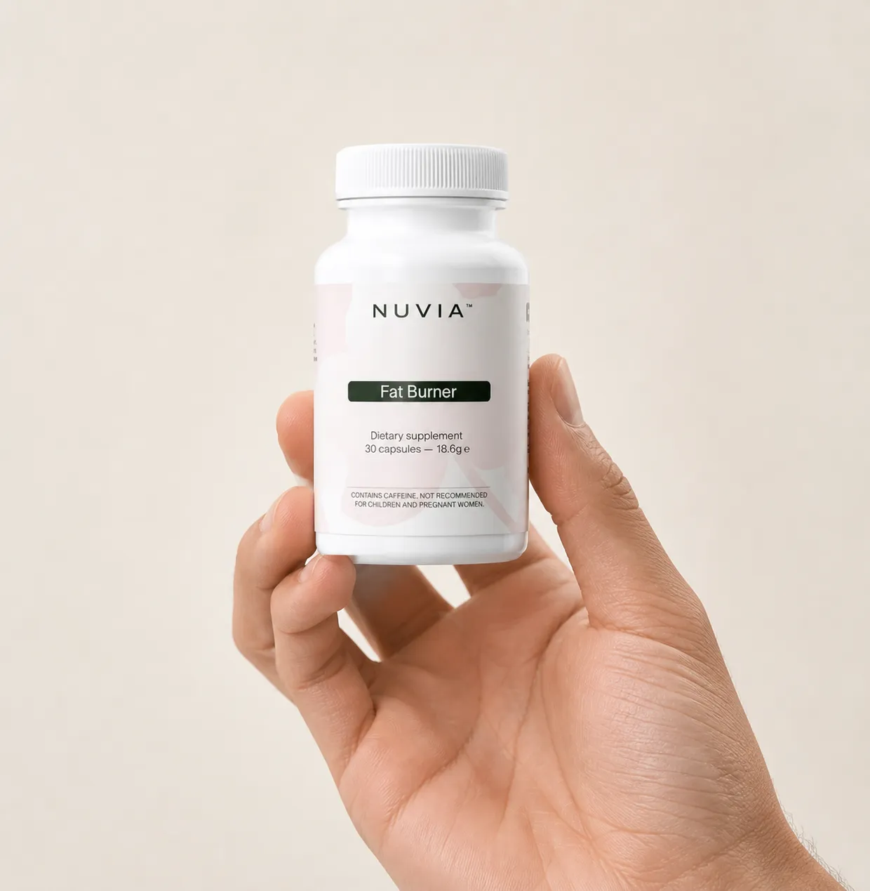 NUVIA — Verpackung in der Hand