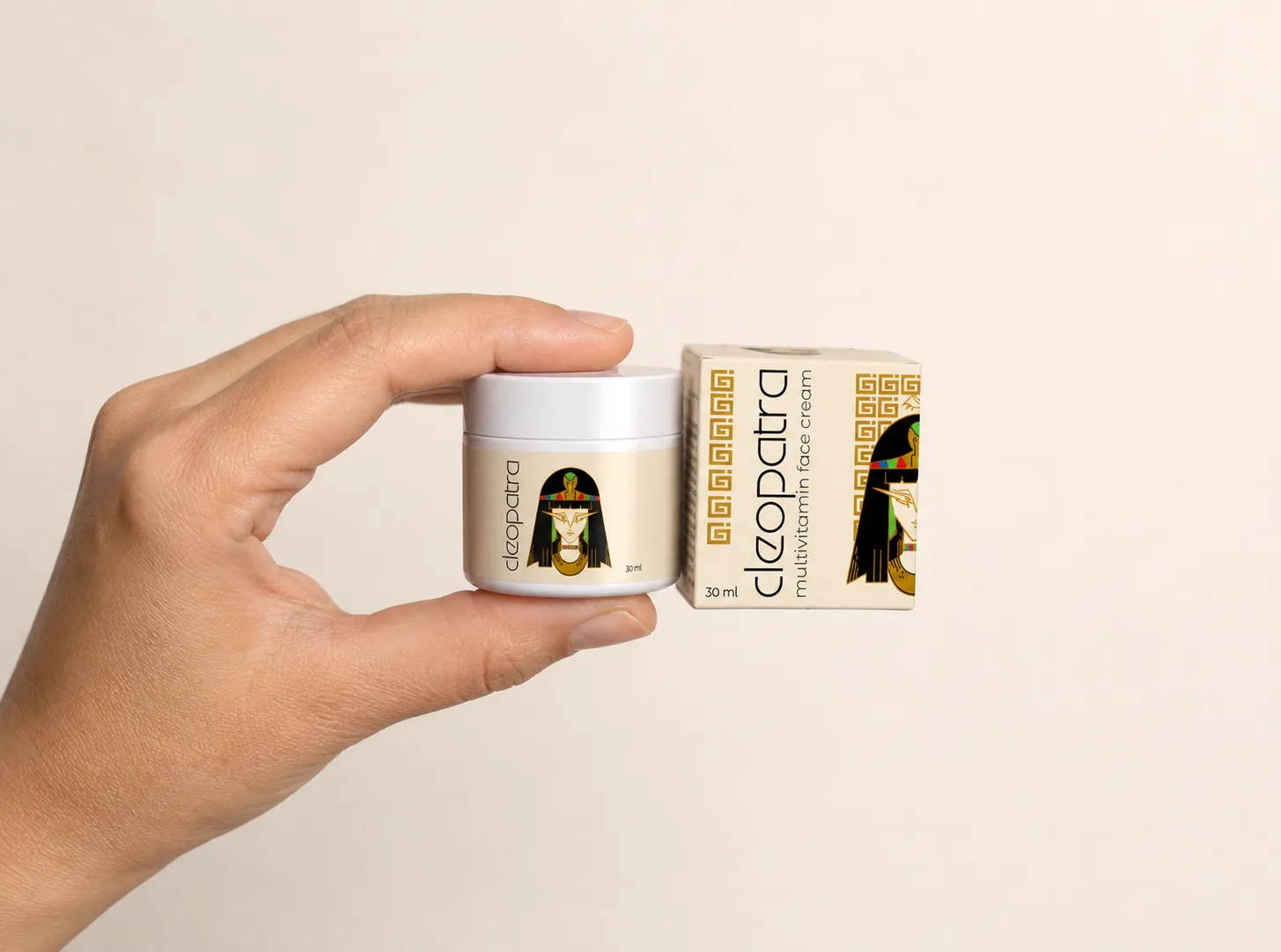 Cleopatra cream lp — Verpackung in der Hand